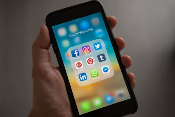 Facebook vs. Instagram: Which Social Media Platform is Right for Your Business?